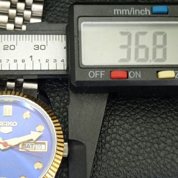 Vintage 1971 Seiko Automatic Mens Silver Watch W/daydate & Glass Back - Picture 7 of 10